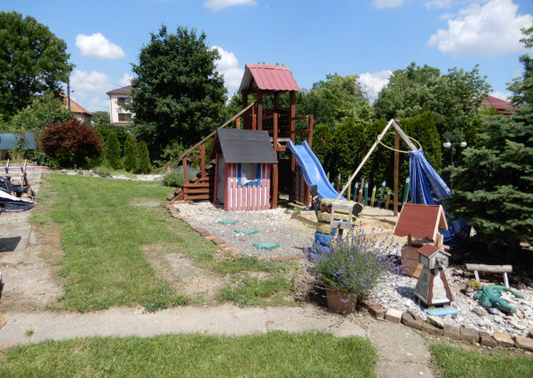 Útulný rodinný dom, 13 m2, garáž, letná kuchyňa, Veľké Ludince, okr. Levice