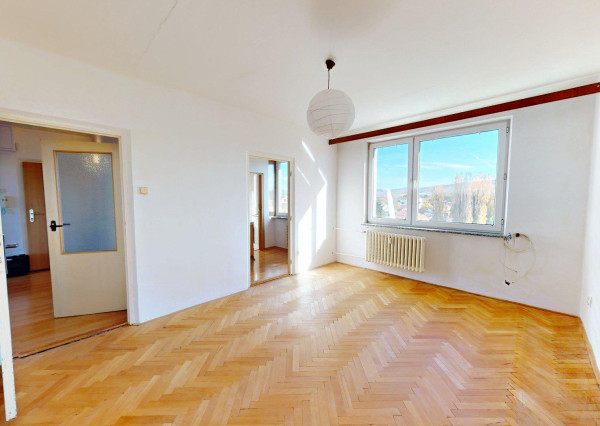 Exkluzívne Zaujímavý 3izbový byt pri Priori 65m2 Výťah