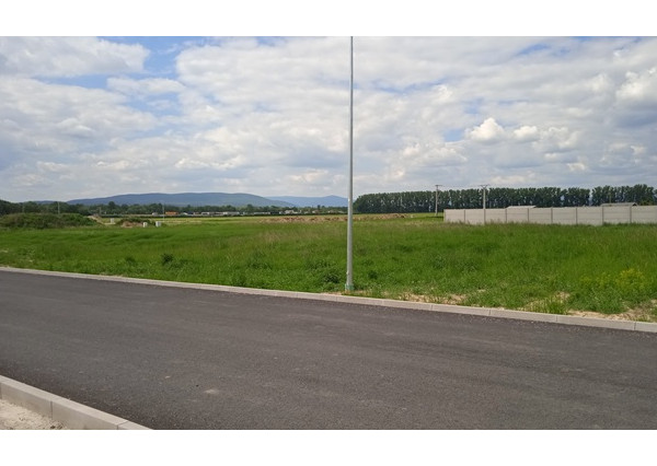 Pozemok pre výstavbu RD 730m2 Hrádok pri Piešťanoch