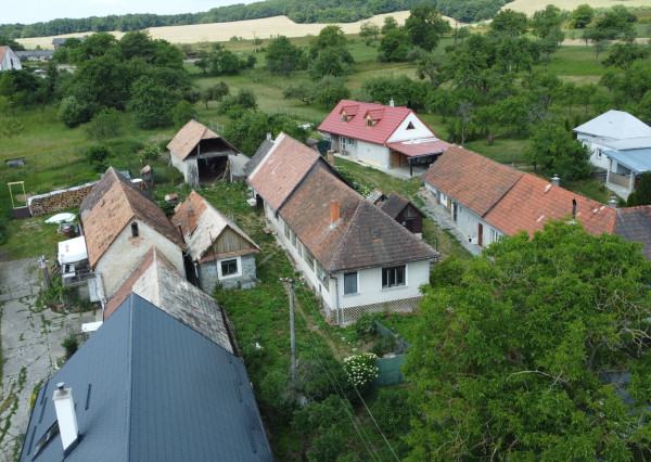 Rodinný dom, pôvodný stav,  2695m2, Banská Štiavnica