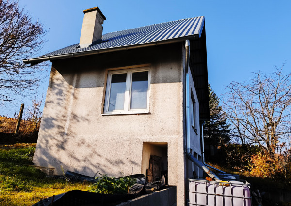 Záhradná chata s pozemkom v meste Vrbové o výmere 400m2.