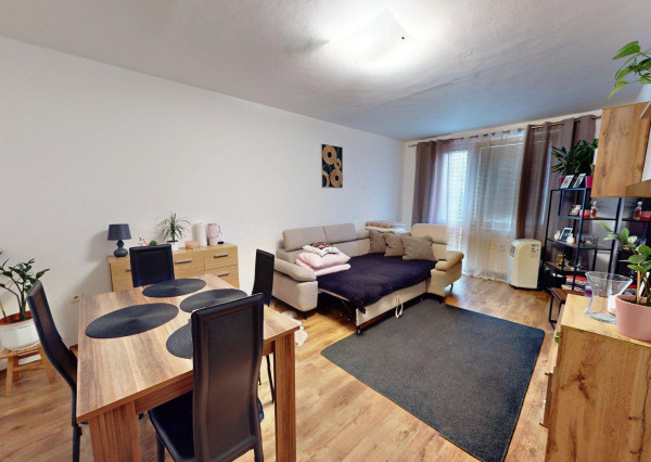 NOVÁ CENA! Priestranný 2,5izbový byt na ulici J. Palárika