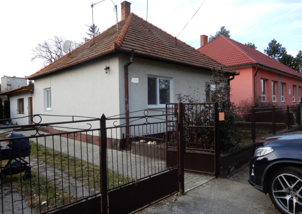 Rodinný dom, 97 m2 altánok,Čierne Kľačany,okr. Zlaté Moravce