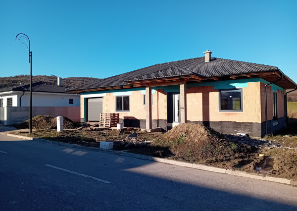 4 izbový bungalov, garáž, 600m2, Vinosady okres Pezinok