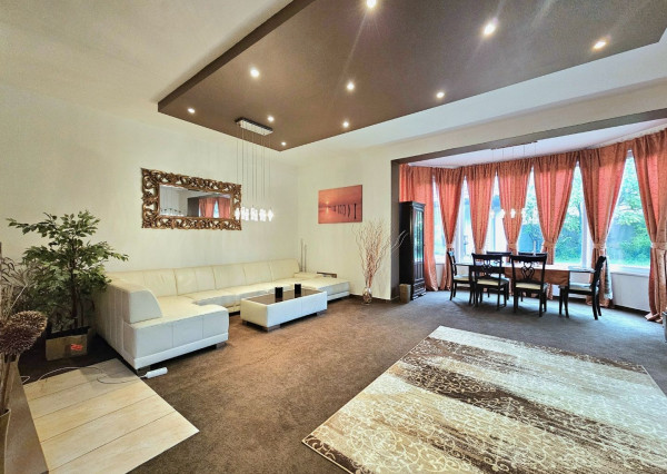 Vila dom 452m2 na pozemku 713m2,centre mesta Dunajská streda