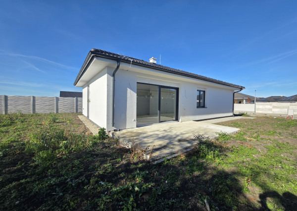 4 izbový rodinný dom 120m2 na pozemku 536m2 Topoľnica