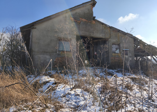 Na predaj ovčín s pozemkom o výmere 690m2.