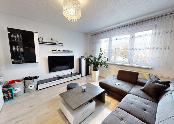 ZREKONŠTRUOVANÝ 2-IZBOVÝ BYT, LOGGIA, 49m², ŽILINA - SOLINKY