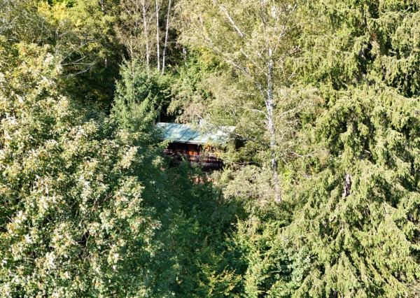 CHATA UPROSTRED LESA, POZEMOK 1782m2, ČADCA - BREHY