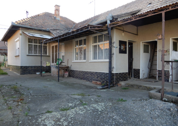 Rodinný dom, 130 m2, garáž, letná kuchyňa, Farná, okr. Levice