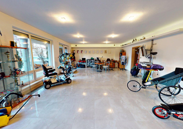 OBCHODNÝ PRIESTOR S KANCELÁRIOU, 98,60 m², ŽILINA – ŠAŠVÁRKA