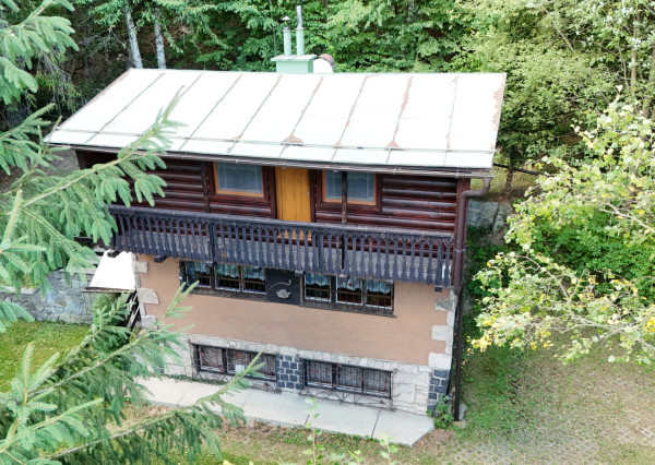 CHATA UPROSTRED LESA, POZEMOK 1782m2, ČADCA - BREHY