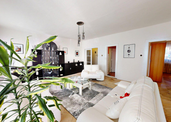 NADŠTANDARDNÝ 3-IZBOVÝ TEHLOVÝ BYT (81 m²) S VLASTNOU KOTOLŇOU v Krompachoch