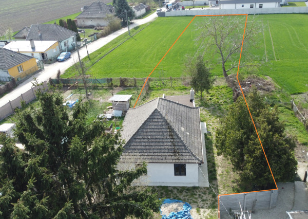 Exkluzívne na predaj dom v Seliciach