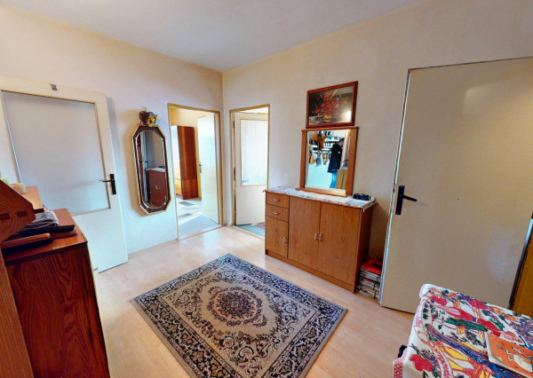 V pôvodnom stave 4,5izbový byt v Žarnovici o výmere 78,5m2