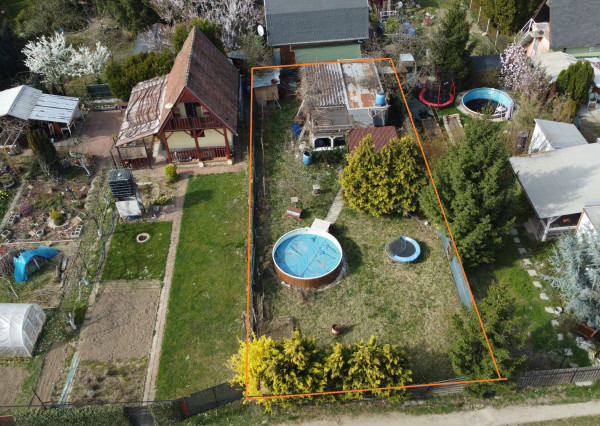 Záhrada 250 m2 v OV Kráľova nad Váhom s bazénom na predaj