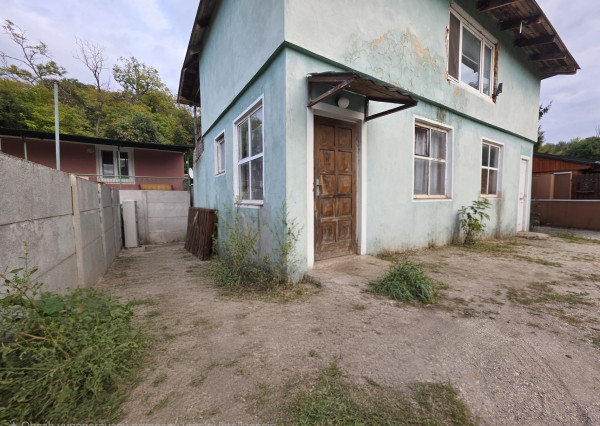 poschodová chata 100m2 na pozemku 156m2