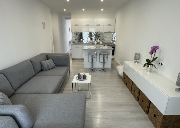 2 izbový pekný byt na prenájom Budovateľská centrum Šale