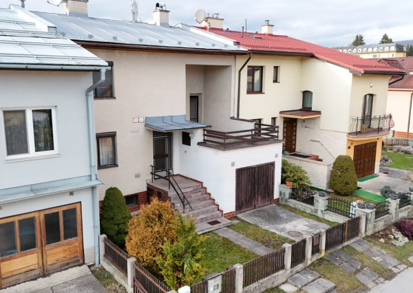 4-IZBOVÝ TEHLOVÝ RADOVÝ DOM, POZEMOK 360m2, ŽILINA - ROSINKY