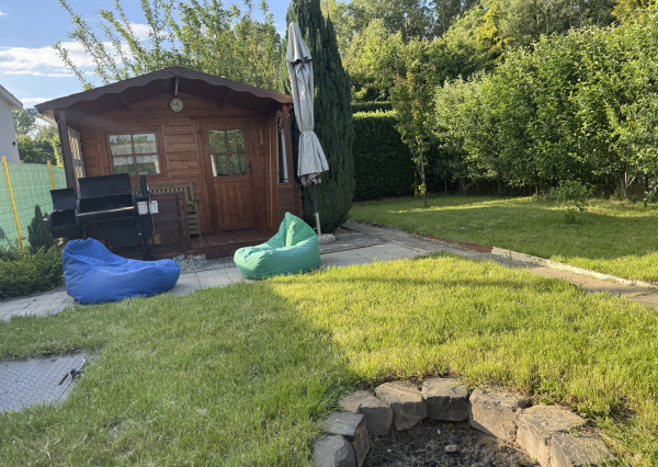 Krásna záhrada s chatkou v Kráľovej nad Váhom 259 m2