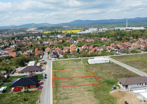 Stavebný pozemok, 775m2, Stavebné povolenie, Zlaté Moravce