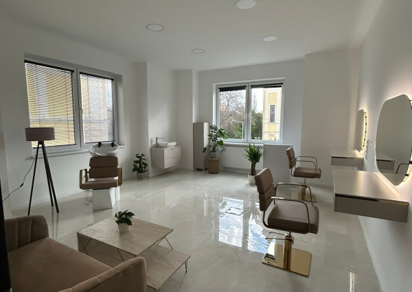 Prenájom kresla pre kaderníčku - Galanta centrum Luxusný priestor