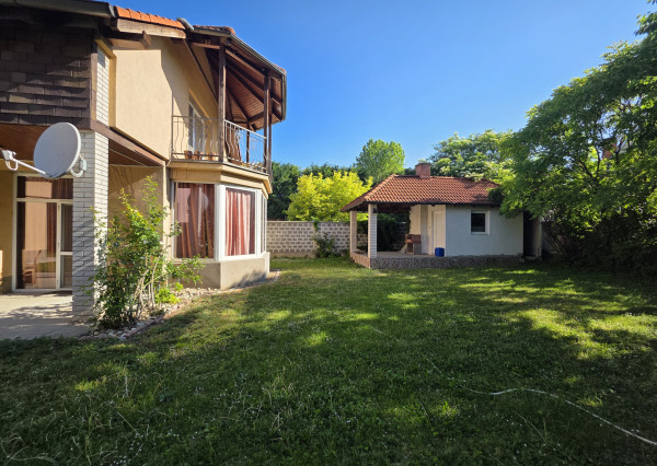 6i Dom v centre mesta, Úžitková plocha 452m2 ,pozemok 713m2