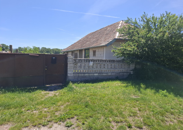 Slnečný rodinný dom, 90 m2, rekonštrukcia, Čata, okr. Levice