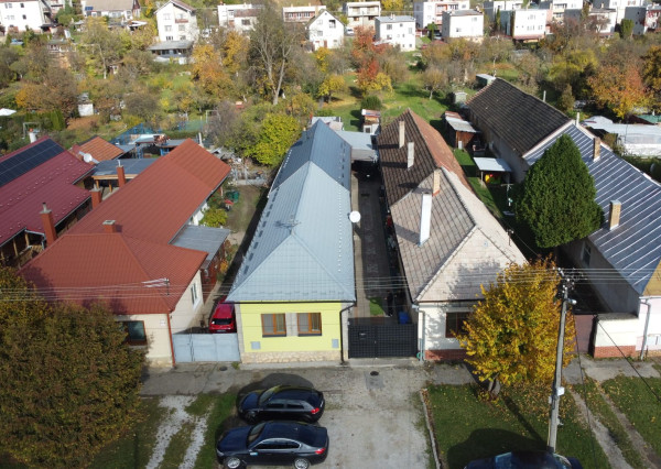 DOM V CENE BYTU A SO ZARIADENÍM! 4-izbový dom po rekonštrukcii v CENTRE Jasova