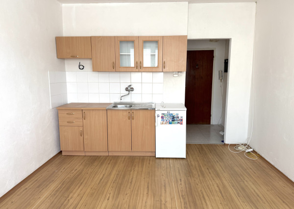 Garsónka- Šaľa ul. J. Palárika, čiastočná rekonštrukcia EXKLUZÍVNE