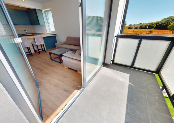 NOVÉ 3-izbový byt (57,8m2)+balkón (3,5m2)  Dvorníky pri HC