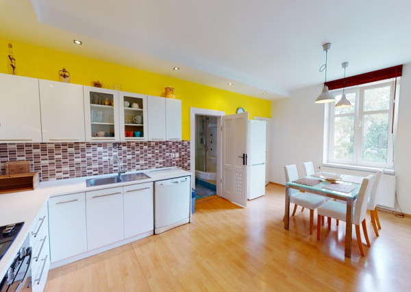 STAROMESTSKÝ 2-IZBOVÝ BYT S BALKÓNOM, 87m2, ŽILINA - CENTRUM