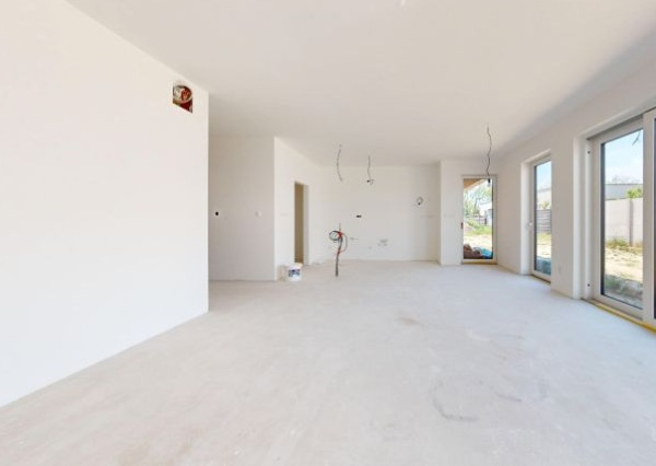 4 izbový bungalov, garáž, 540m2, Hájna ulica, Bernolákovo