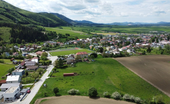 TURIE - INVESTIČNÝ POZEMOK PRE BUDÚCU VÝSTAVBU  4 RODINNÝCH DOMOV - fotografia 1