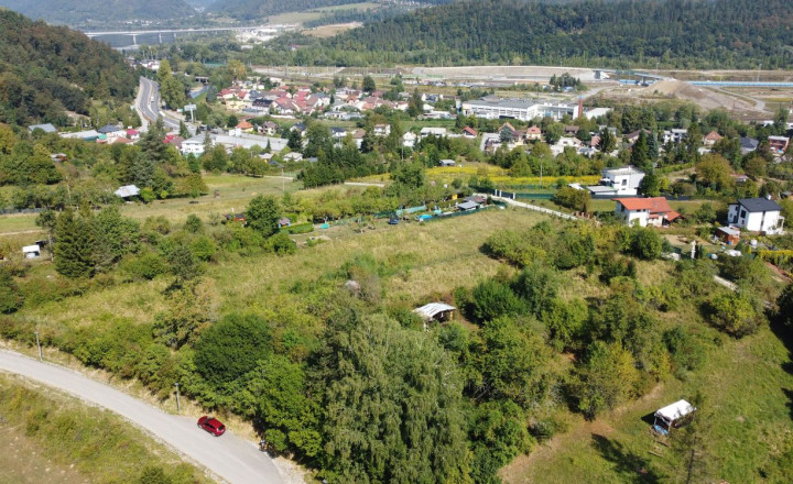 STRÁŽOV - POZEMOK O VÝMERE  1738m2 - fotografia 3