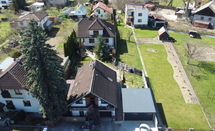 BÁNOVÁ - 6 IZBOVÝ RODINNÝ DOM - 2 BYTOVÉ JEDNOTKY