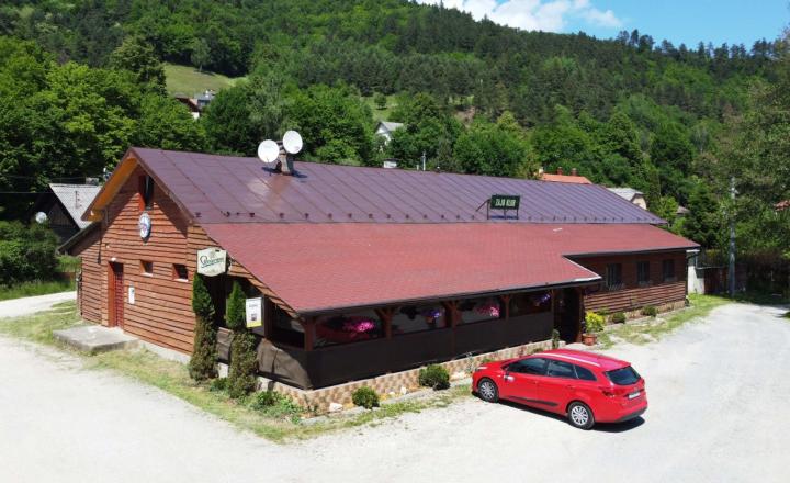 Investičná príležitosť. Reštaurácia s barom v Gelnici-časť MáriaHuta o celkovej rozlohe 900 m2. - fotografia 2