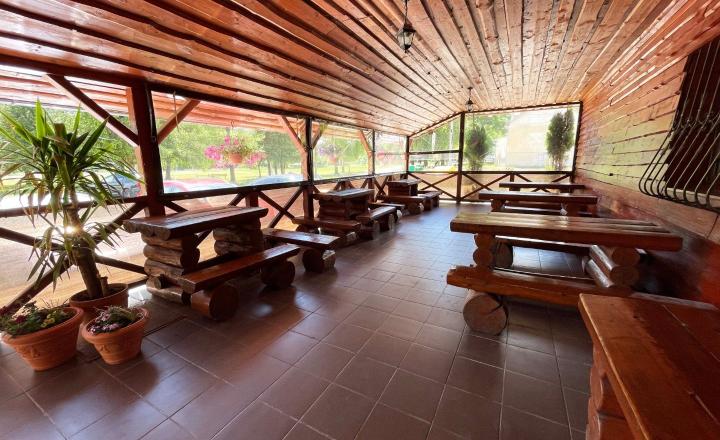 Investičná príležitosť. Reštaurácia s barom v Gelnici-časť MáriaHuta o celkovej rozlohe 900 m2. - fotografia 8