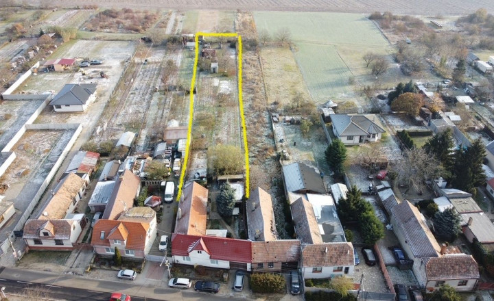 Znížená cena! Skvelá investičná príležitosť! Pozemok s rozlohou až 2142 m2 so všetkými IS, Slovenský Grob