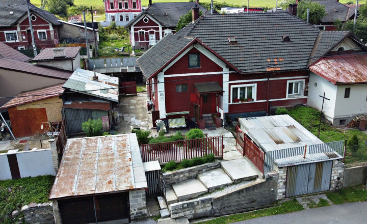 Rodinný dom v Krompachoch o celkovej rozlohe 469 m2 - fotografia 1