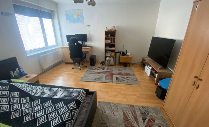 Znížená cena!!! Podpivničený štvorizbový RD v Slovenskom Grobe s VEĽKÝM POZEMKOM AŽ 2142 m2, napojenie na všetky IS - fotografia 1