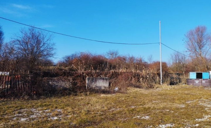 NA PREDAJ POZEMOK VO VRBOVOM - fotografia 3