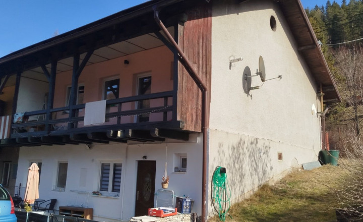 Exkluzívne. Dvojpodlažný RD o celkovej rozlohe 246 m2 v obci Slovinky