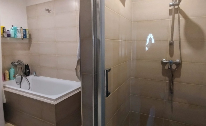 Exkluzívne. Dvojpodlažný RD o celkovej rozlohe 246 m2 v obci Slovinky - fotografia 6