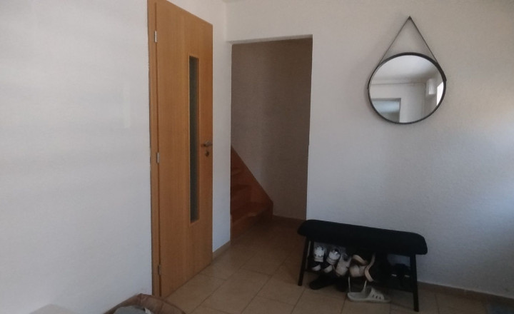 Exkluzívne. Dvojpodlažný RD o celkovej rozlohe 246 m2 v obci Slovinky - fotografia 7