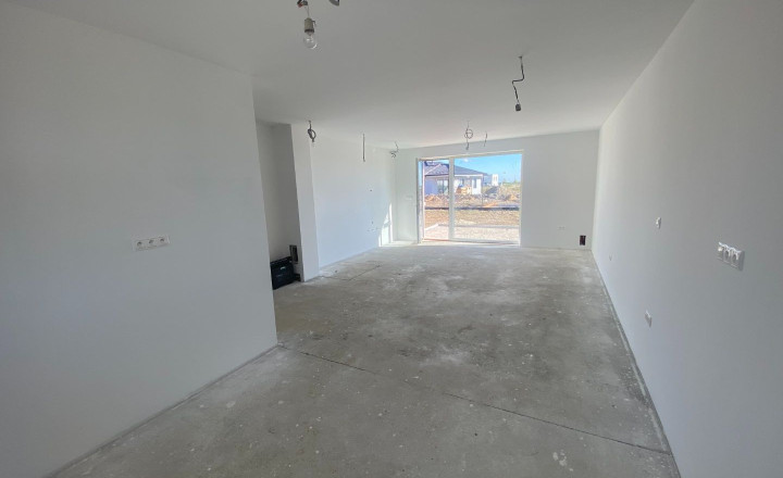Rezervované! Štvorizbový RD v Modre, obytná plocha 104 m2, pozemok 554 m2, úprava exteriéru v cene - fotografia 4