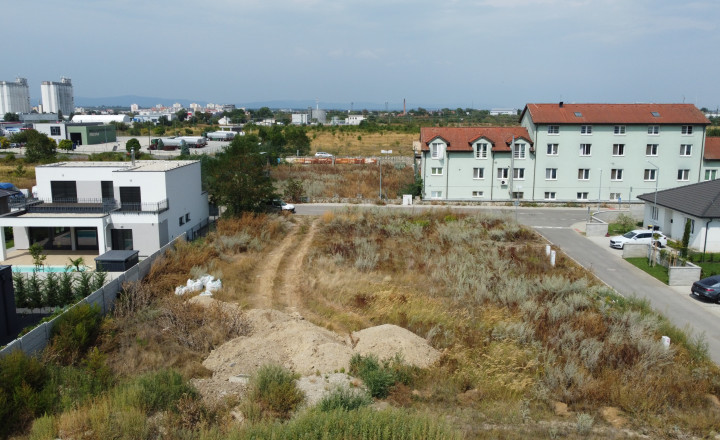 Stavebný pozemok, 507m2, IS na pozemku, Kapria ulica, Senec - fotografia 1