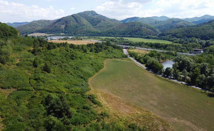 Pozemok o výmere 1267 m2 v extraviláne Žiar nad Hronom - fotografia 3
