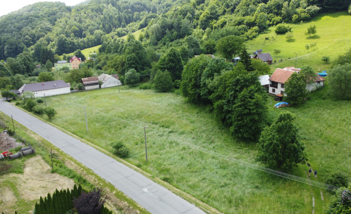 Stavebný pozemok v obci Ostrý Grúň o výmere 660 m2