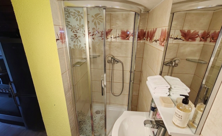 EXKLUZÍVNE! CHATA v rekreačnej oblasti DRIENICA o výmere 49 m2. - fotografia 13